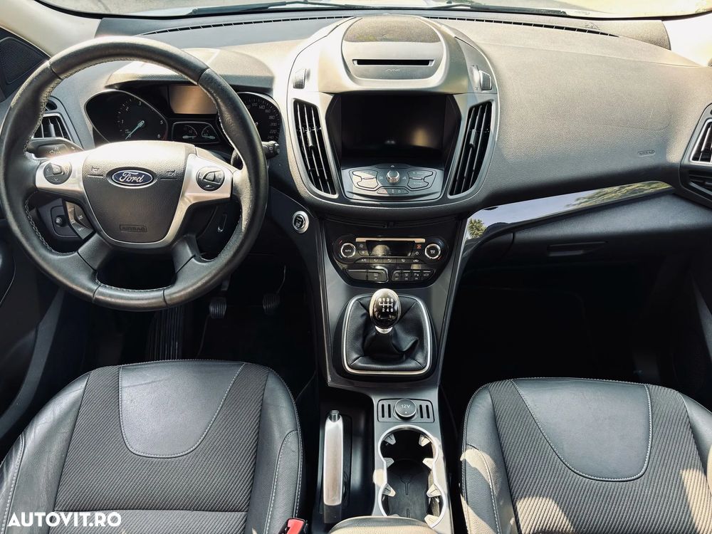 Ford Kuga 2.0 TDCi 2x4 ST-Line - 10