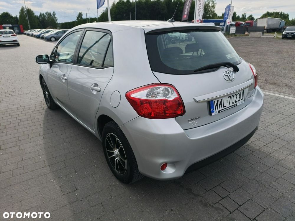 Toyota Auris - 16