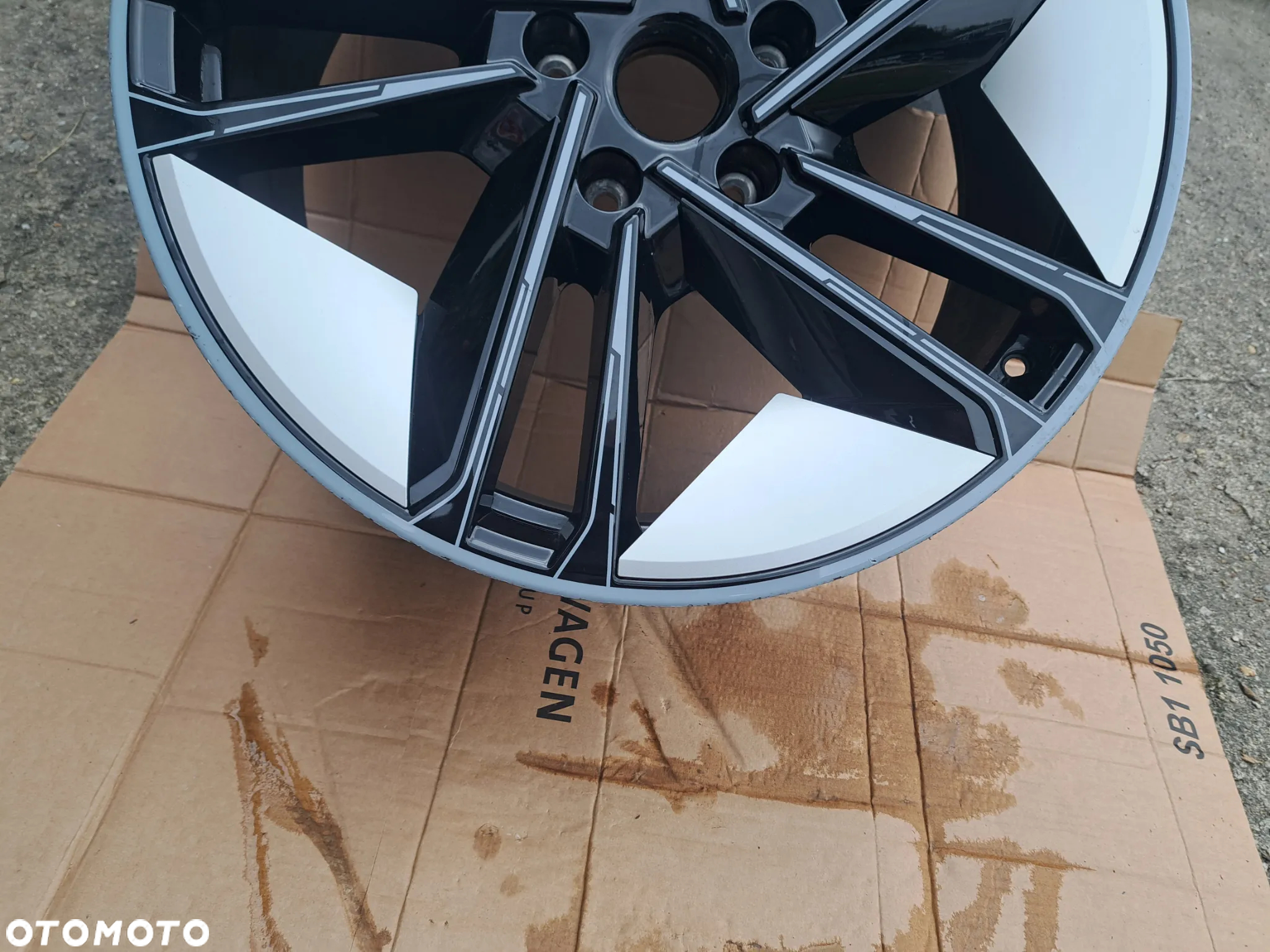 Felga Aluminiowa Audi E-Tron GT RS 21 Cali 4J3601025L E 9.5Jx21H2-N ET 60 - 12