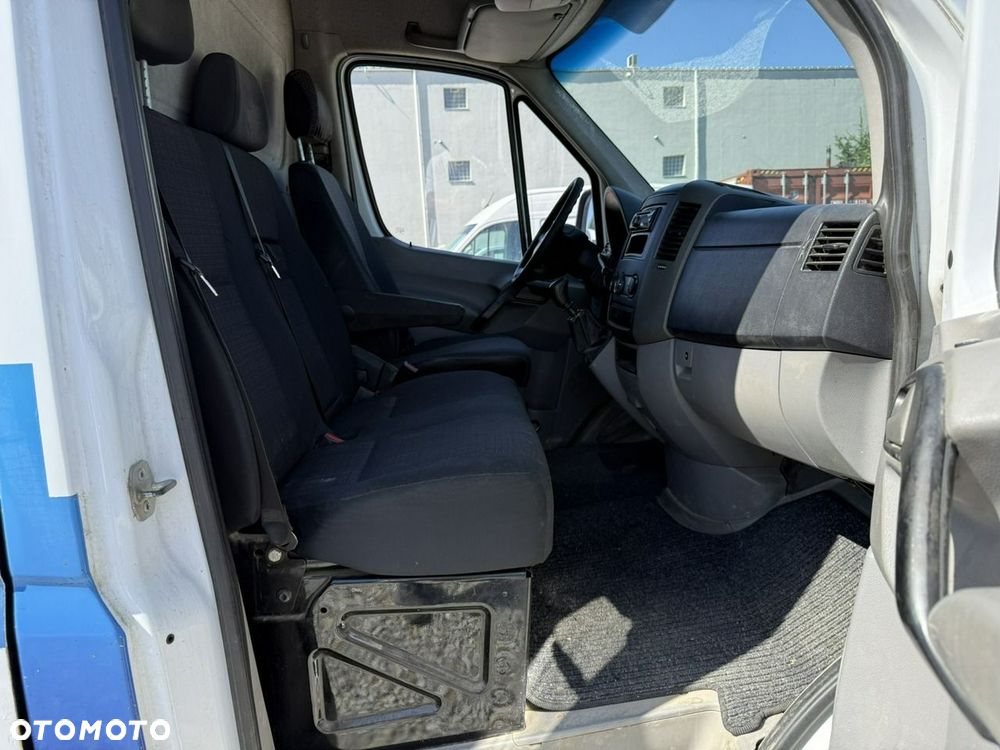Mercedes-Benz Sprinter - 12