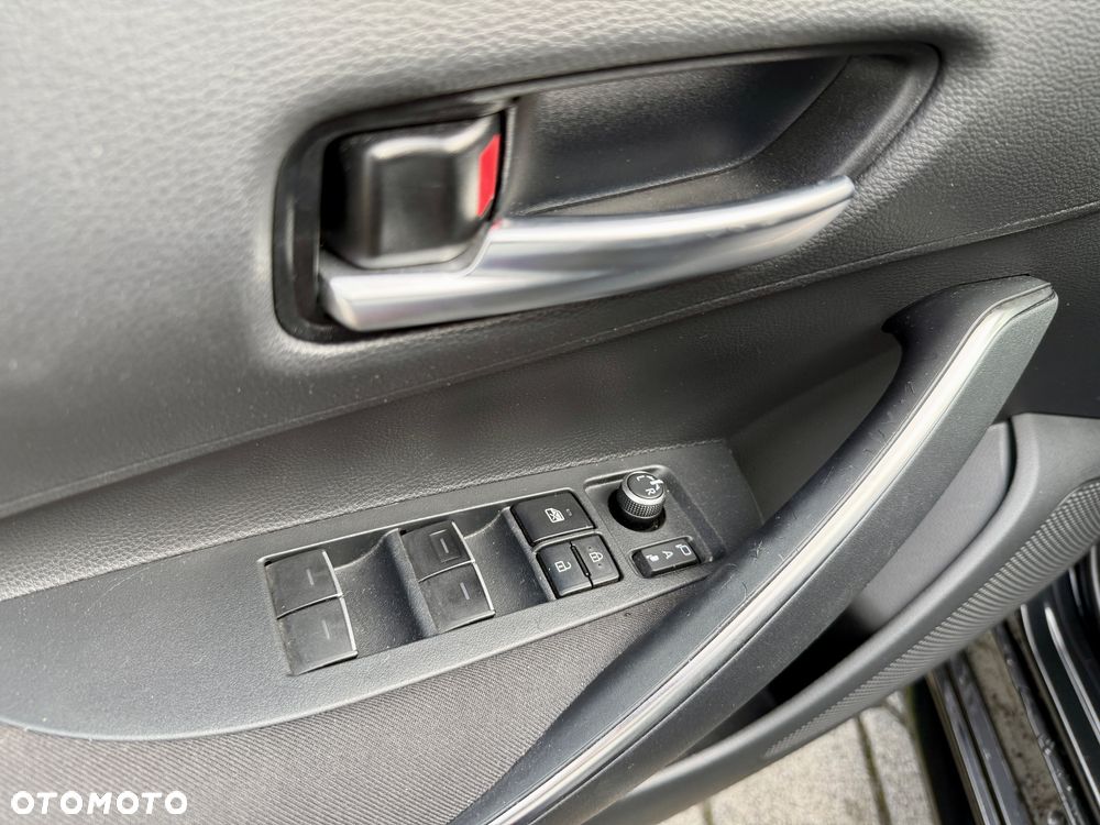 Toyota Corolla 1.8 Hybrid Active - 18