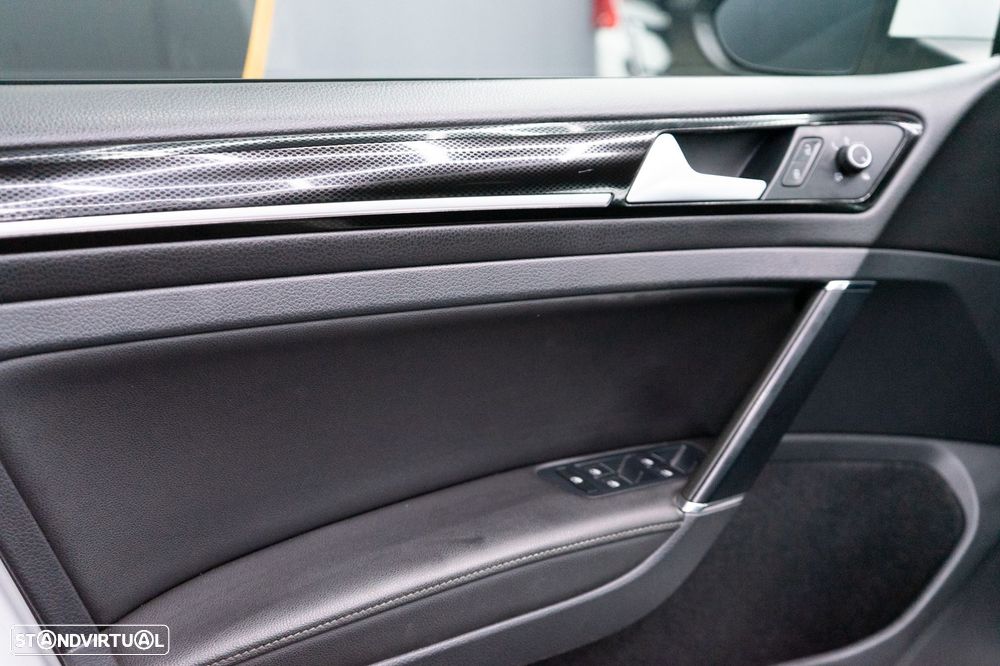 VW Golf Variant 1.6 TDi R-Line DSG - 27