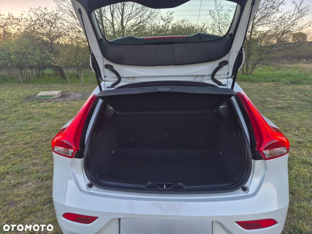 Volvo V40 D2 Drive-E R-Design Momentum - 15