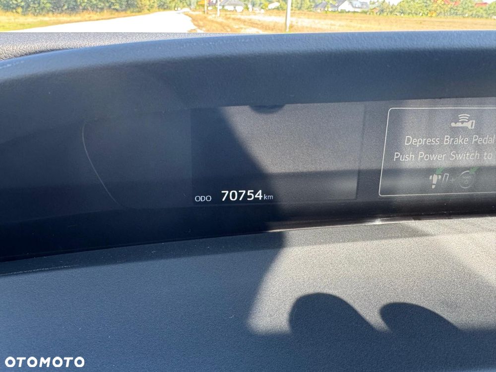 Toyota Prius Hybrid Executive - 12