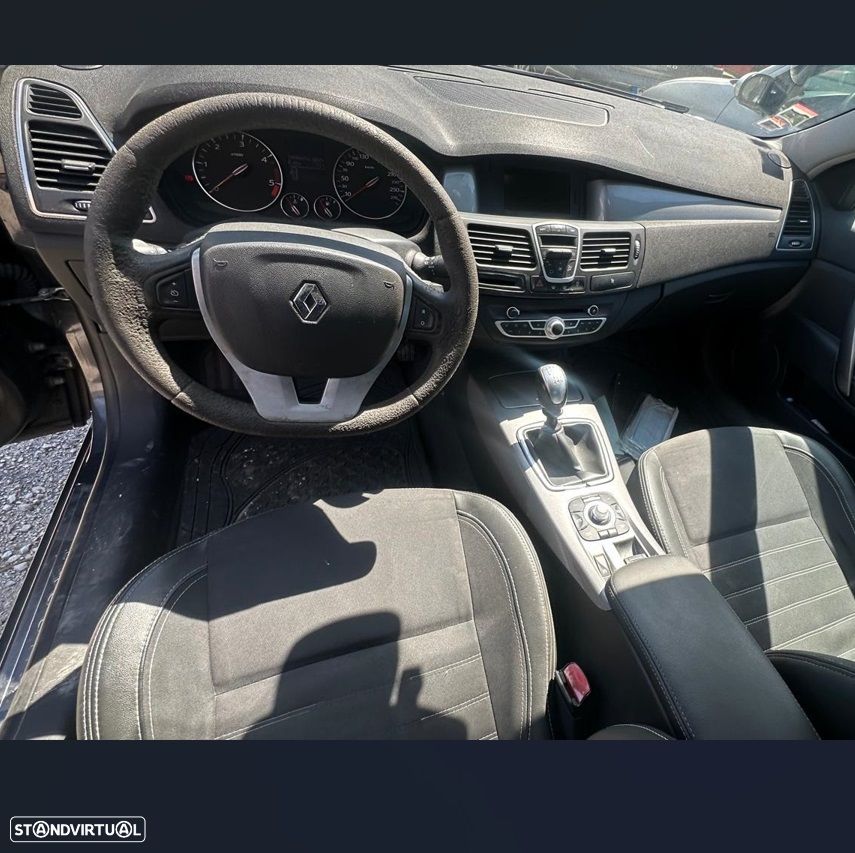 Renault Laguna 1.5 dCi Black Line 109g - 4