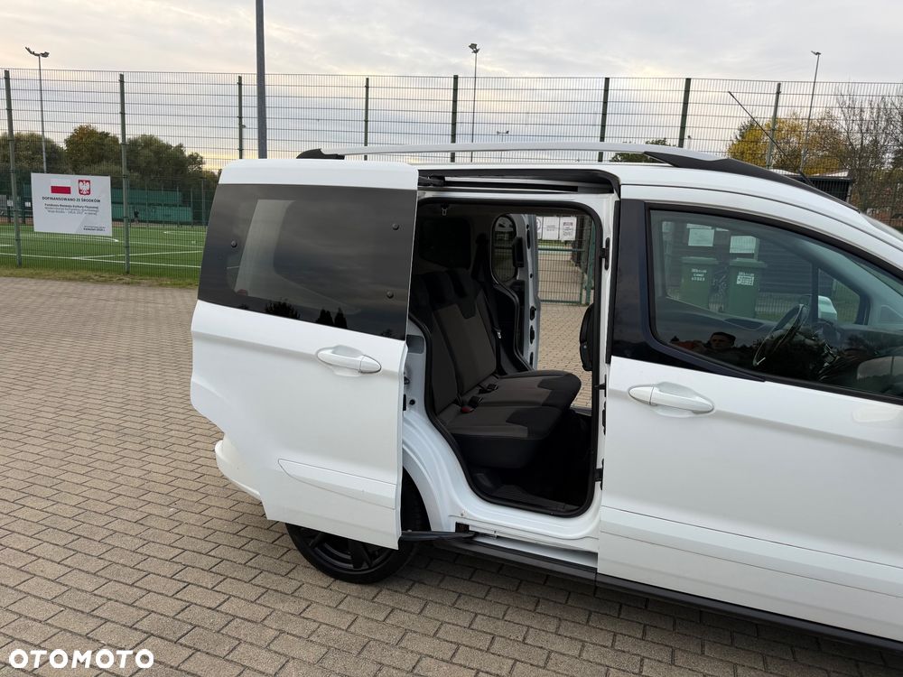 Ford Tourneo Courier - 11