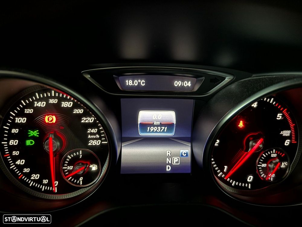 Mercedes-Benz CLA 180 d Shooting Brake Urban Aut. - 17