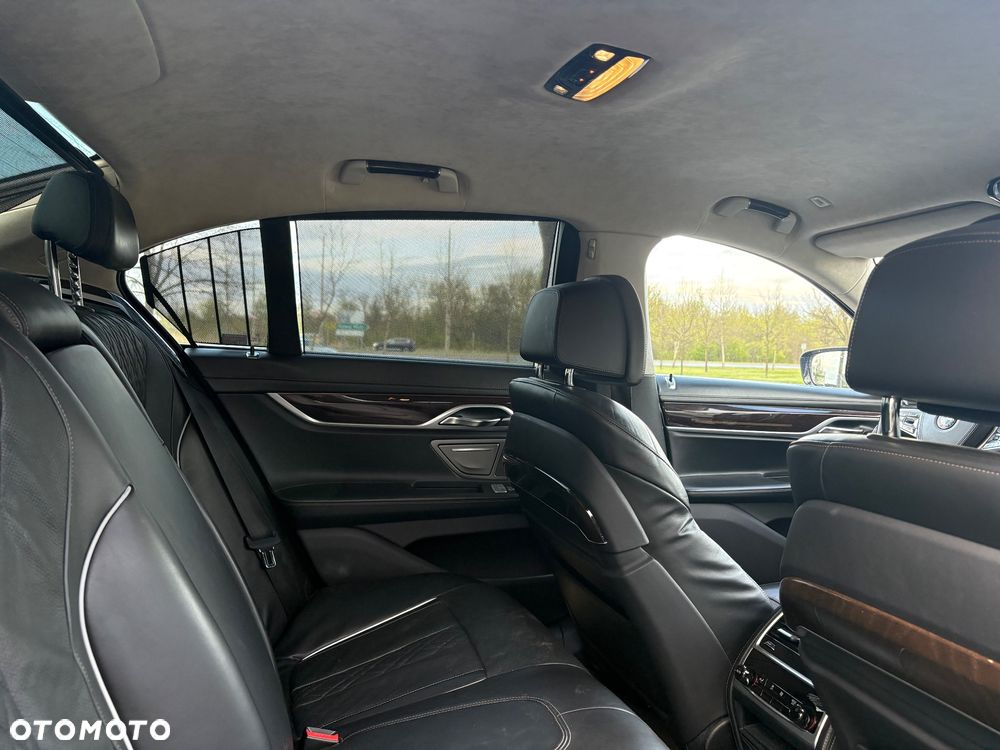 BMW Seria 7 730d xDrive - 14