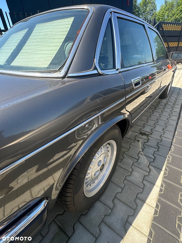 Jaguar XJ - 6