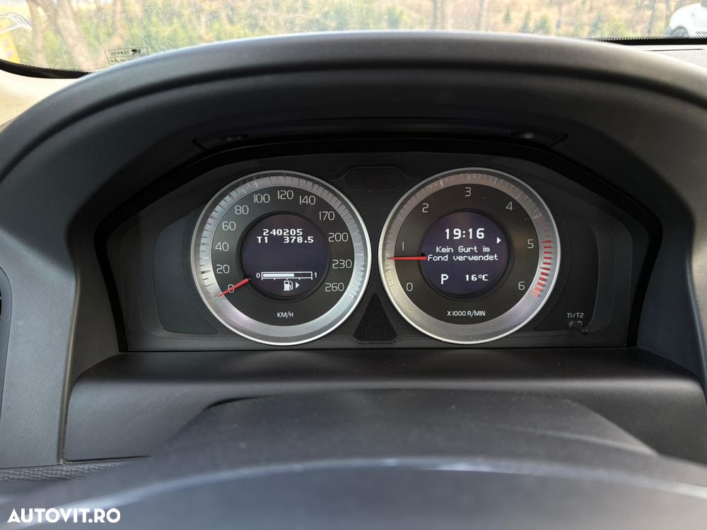 Volvo XC 60 D5 AWD Kinetic - 12