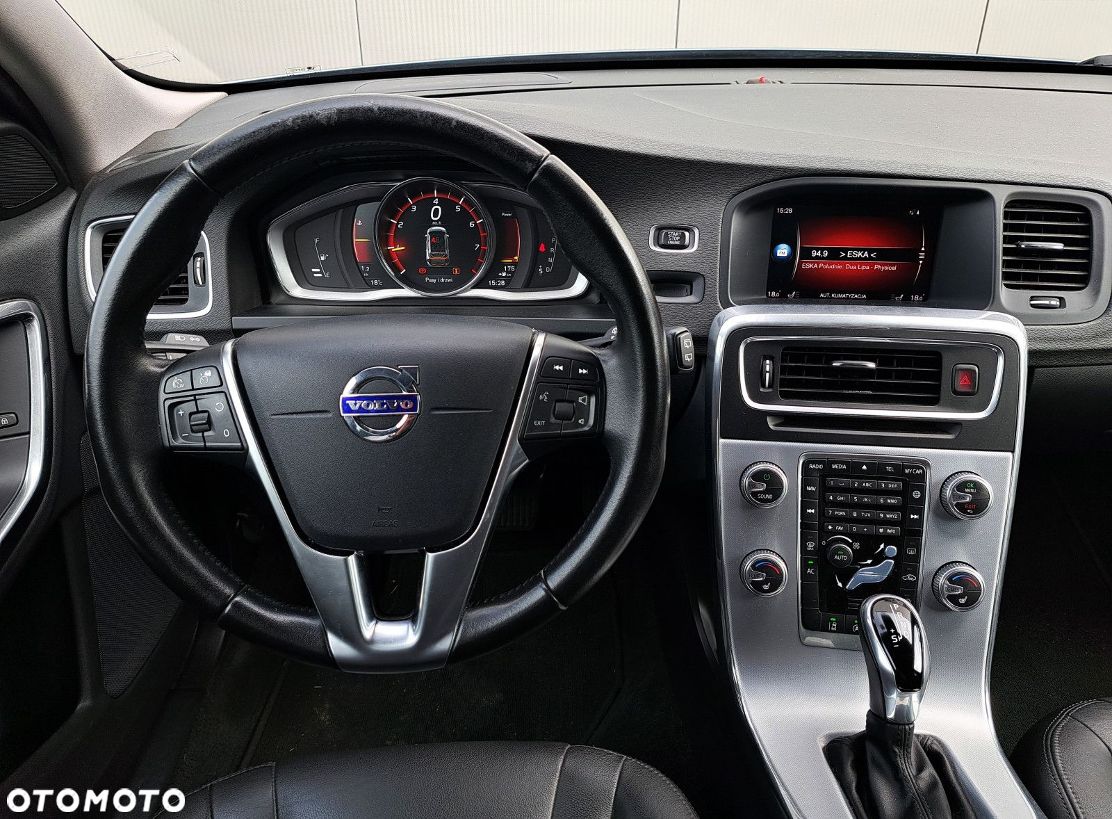 Volvo V60 Cross Country - 14