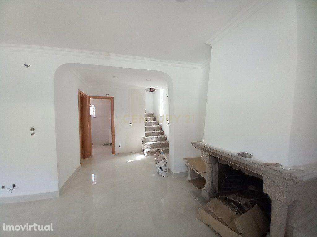 Moradia T5 Remodelada - Amora - Grande imagem: 3/44