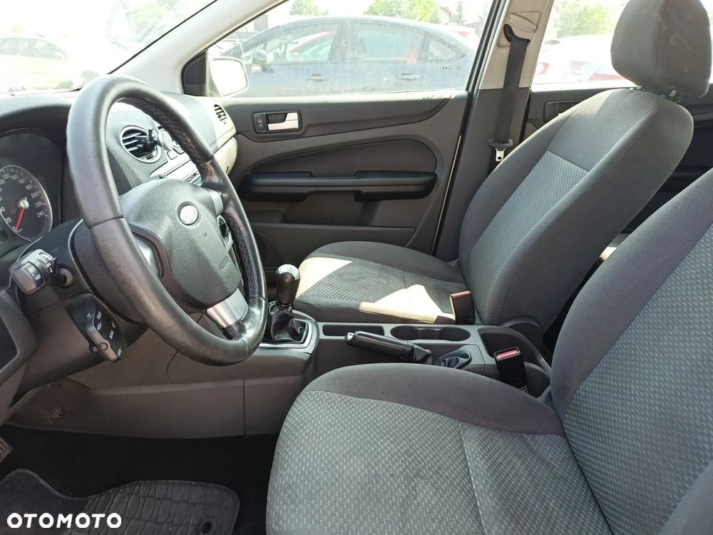Ford Focus - 8