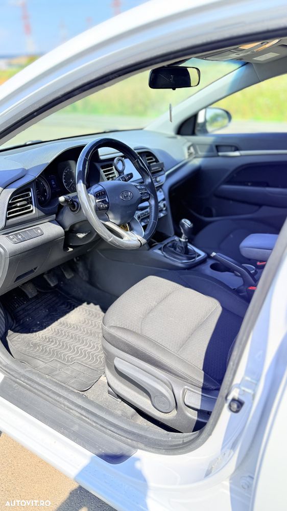 Hyundai Elantra 1.6 MPi Highway - 12