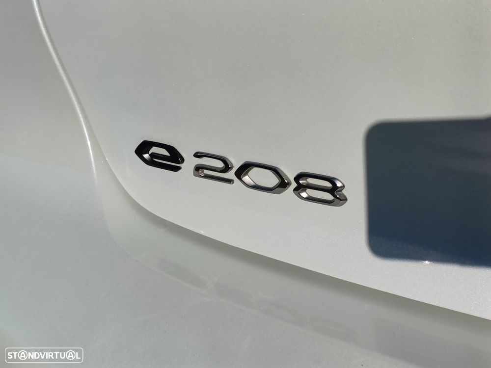 Peugeot e-208 Allure+ - 14