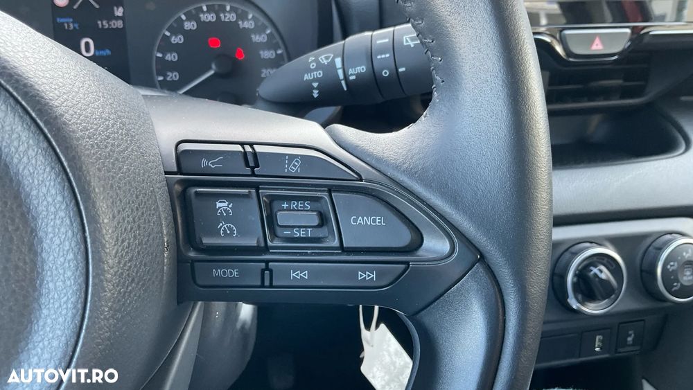 Toyota Yaris 1.5 L Dynamic - 24