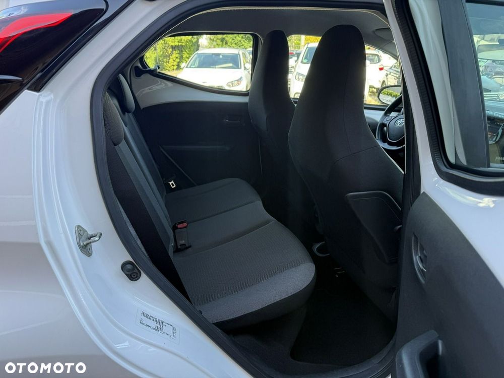 Toyota Aygo x-play - 25