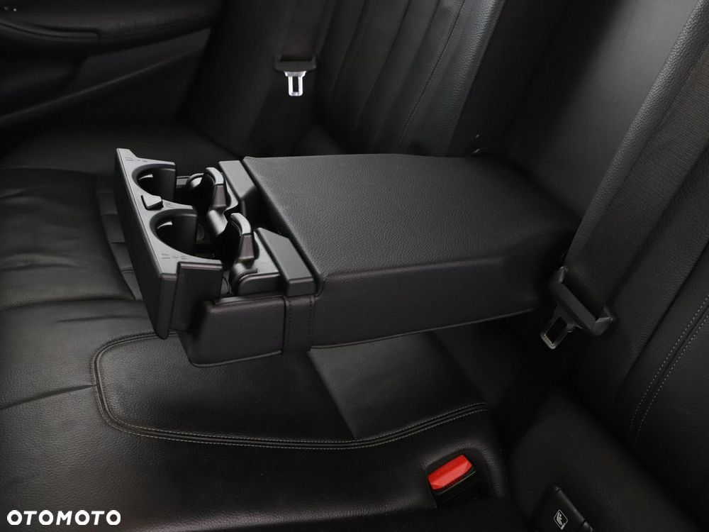 BMW Seria 5 520d mHEV - 40