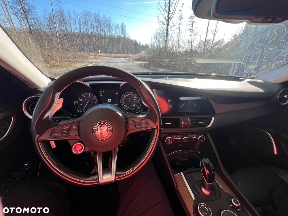 Alfa Romeo Giulia 2.0 Turbo 16V AT8 Veloce Ti - 15
