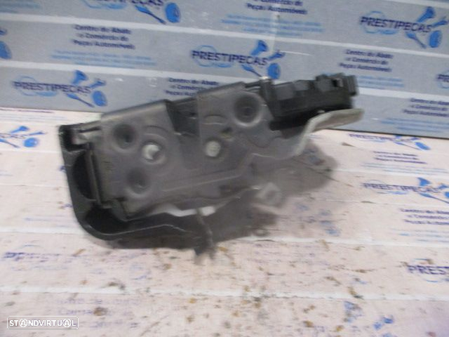 Fecho 30799338 VOLVO V50 2004 2.0D 136CV 5P CINZA TE 10 PINOS - 3