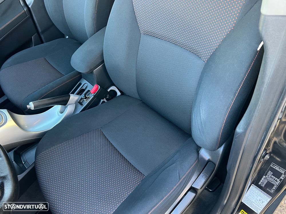 Toyota Auris 1.4 D-4D Exclusive +P.Sport+VSC - 27