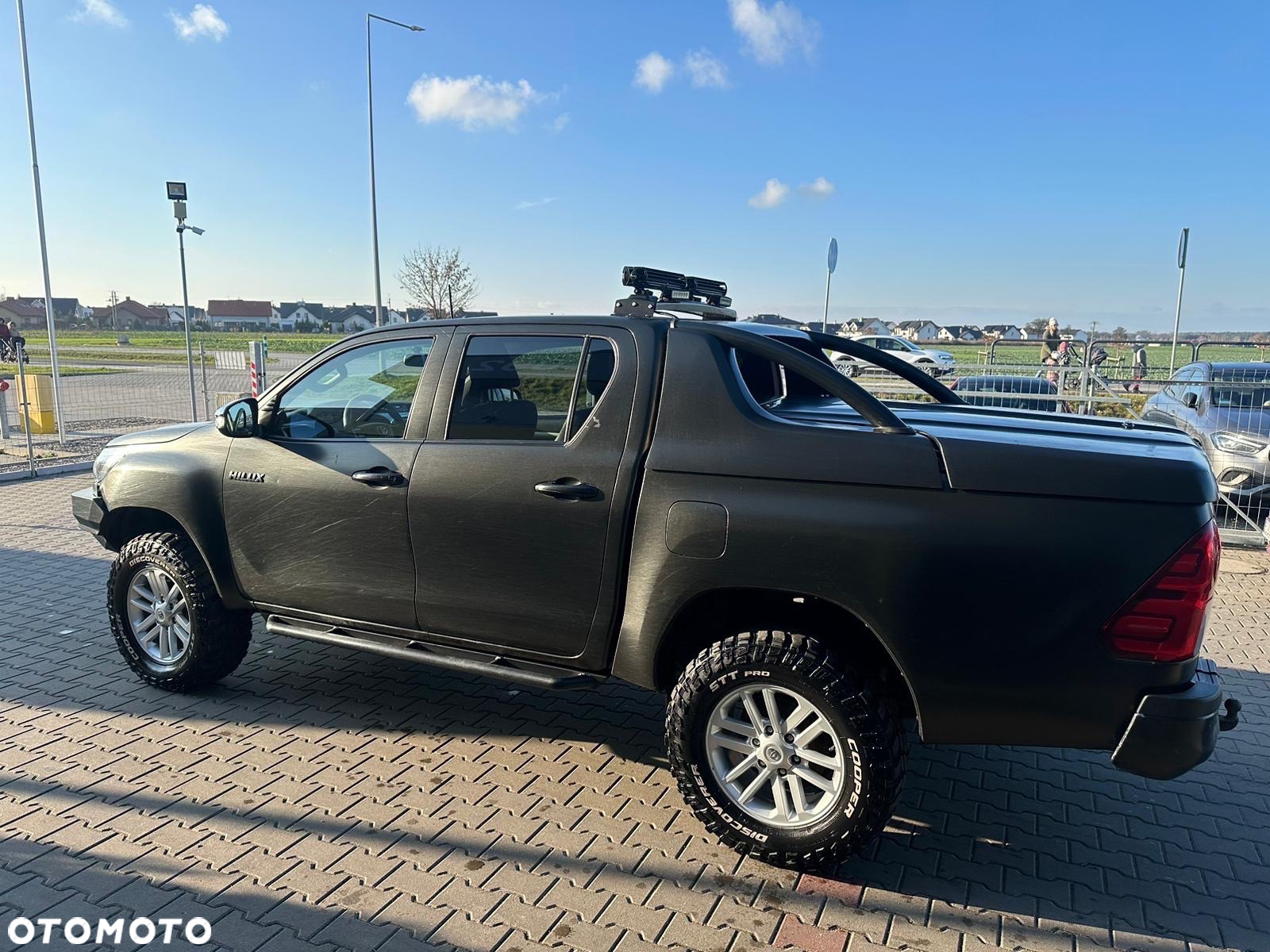 Toyota Hilux - 2