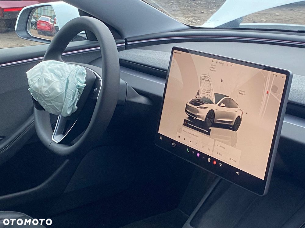 Tesla Model 3 - 12