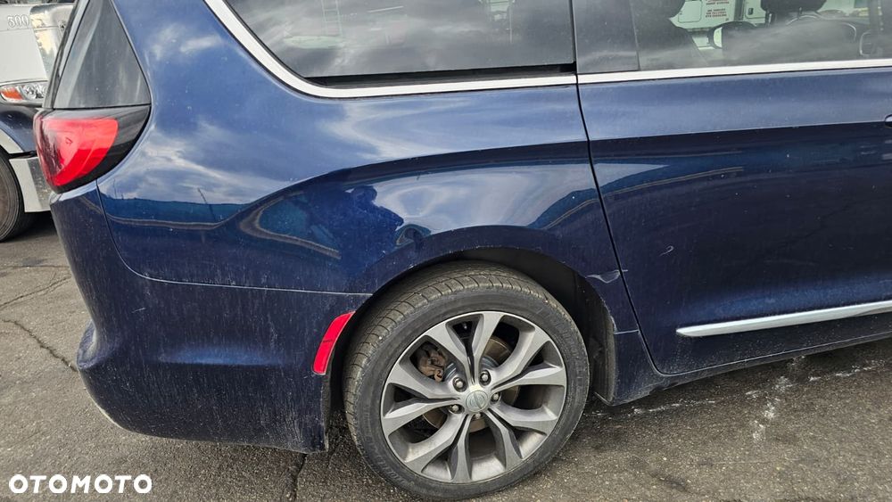 Chrysler Pacifica - 7