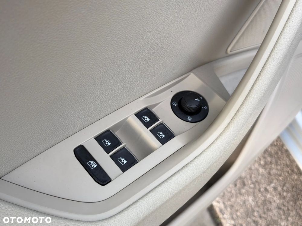 Skoda Superb 2.0 TDI Style DSG7 - 34