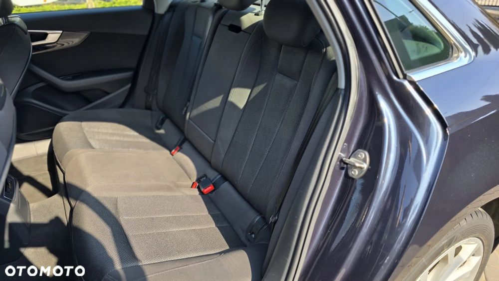 Audi A4 Limousine - 19