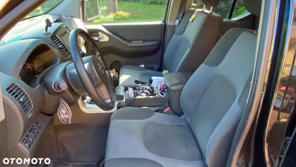 Nissan Navara 2.5 D XE - 12