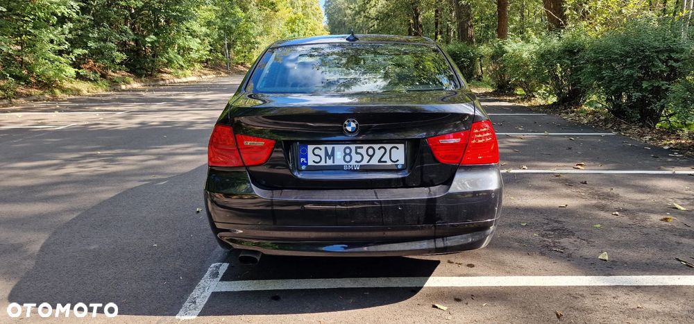 BMW Seria 3 318i - 8