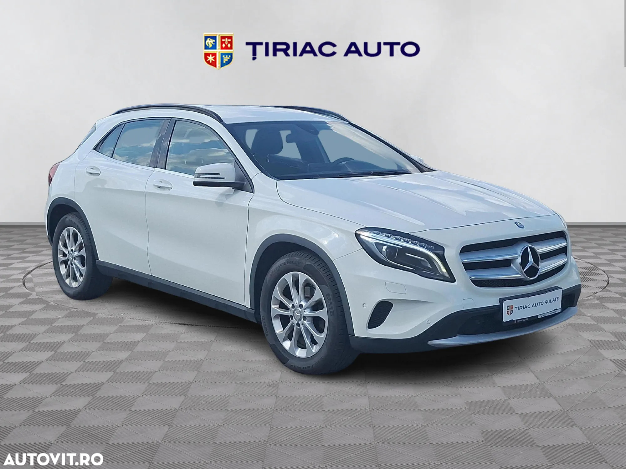 Mercedes-Benz GLA - 8