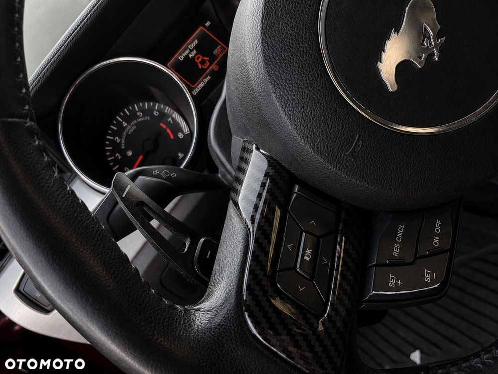 Ford Mustang - 36