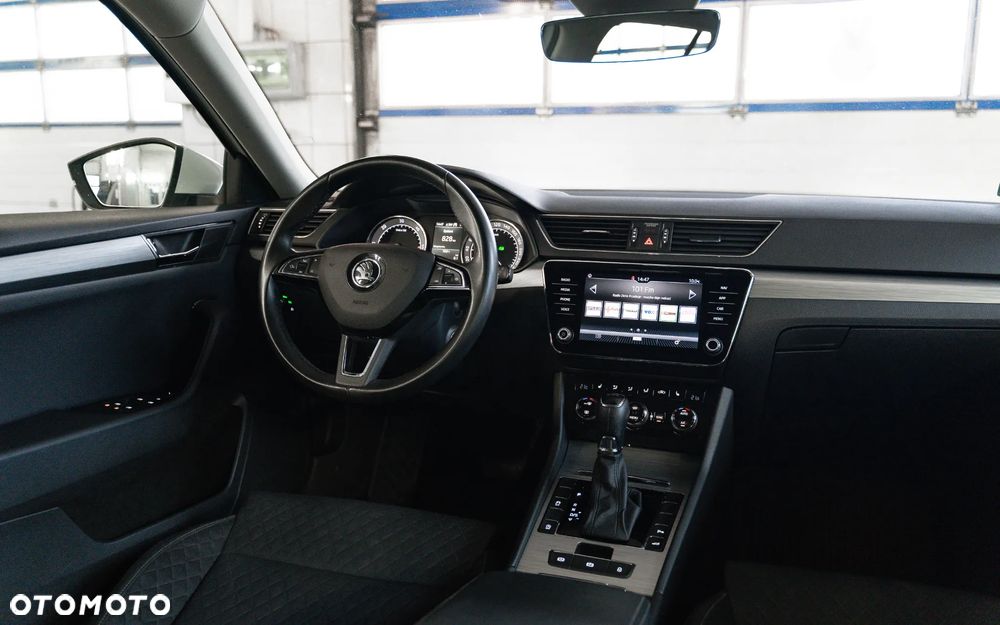 Skoda Superb 2.0 TDI Ambition DSG - 21