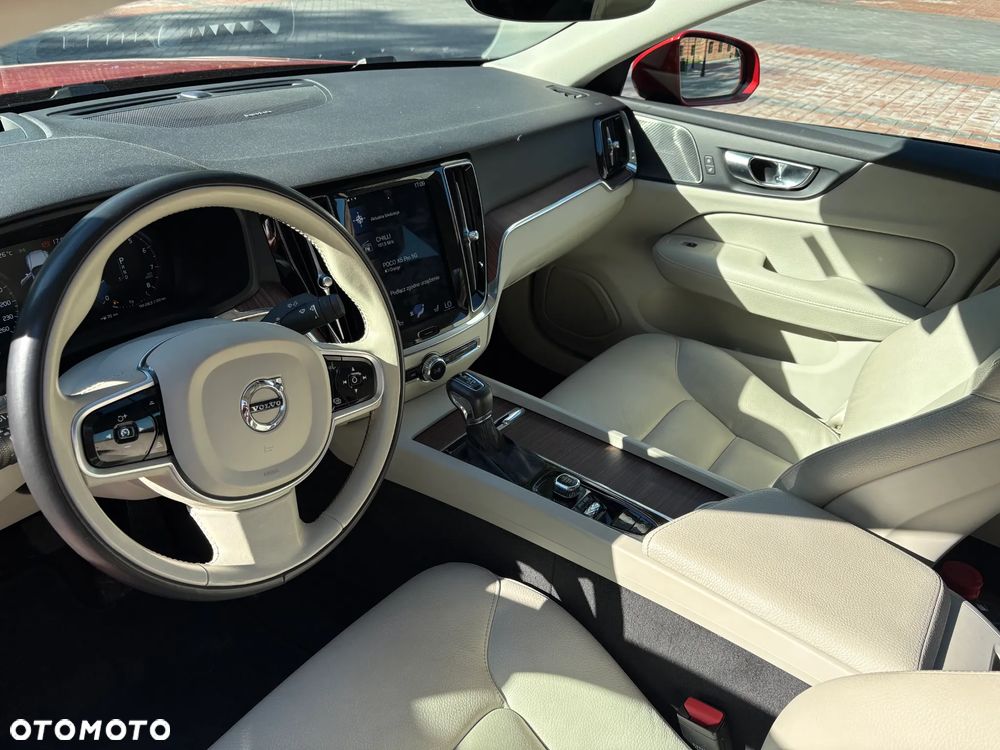 Volvo S60 T5 Momentum Pro - 5