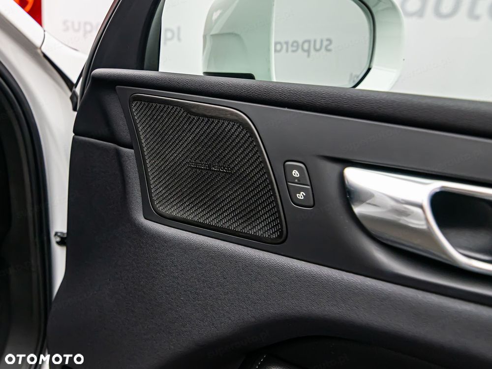 Volvo XC 60 B4 B Momentum - 9