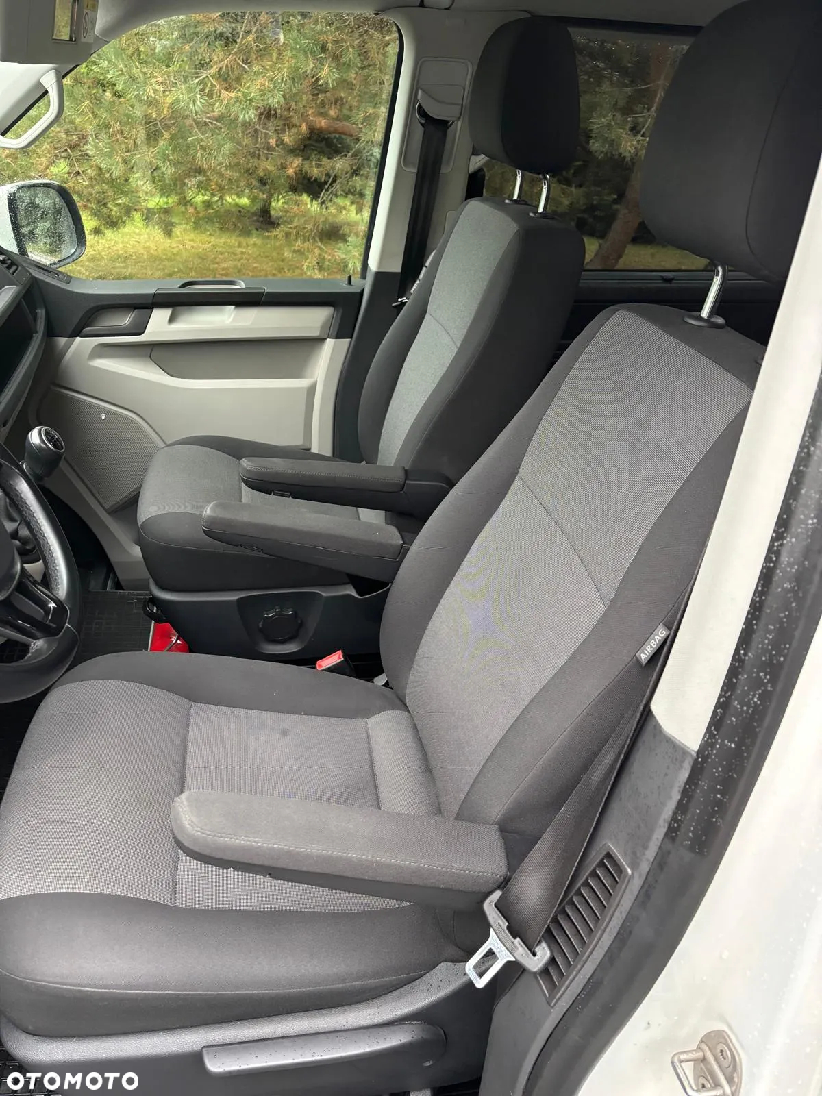Volkswagen Caravelle - 13