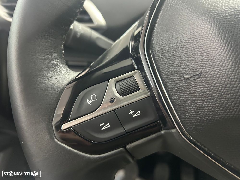 Peugeot 3008 1.2 PureTech Allure - 23