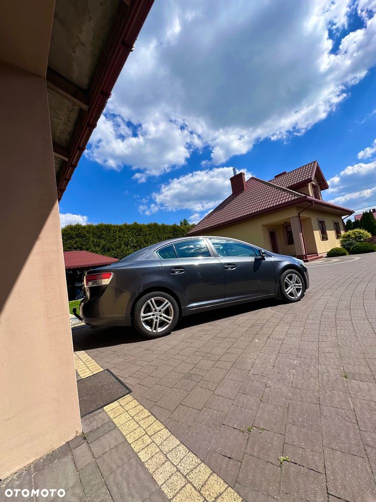 Toyota Avensis 1.8 Luna - 4