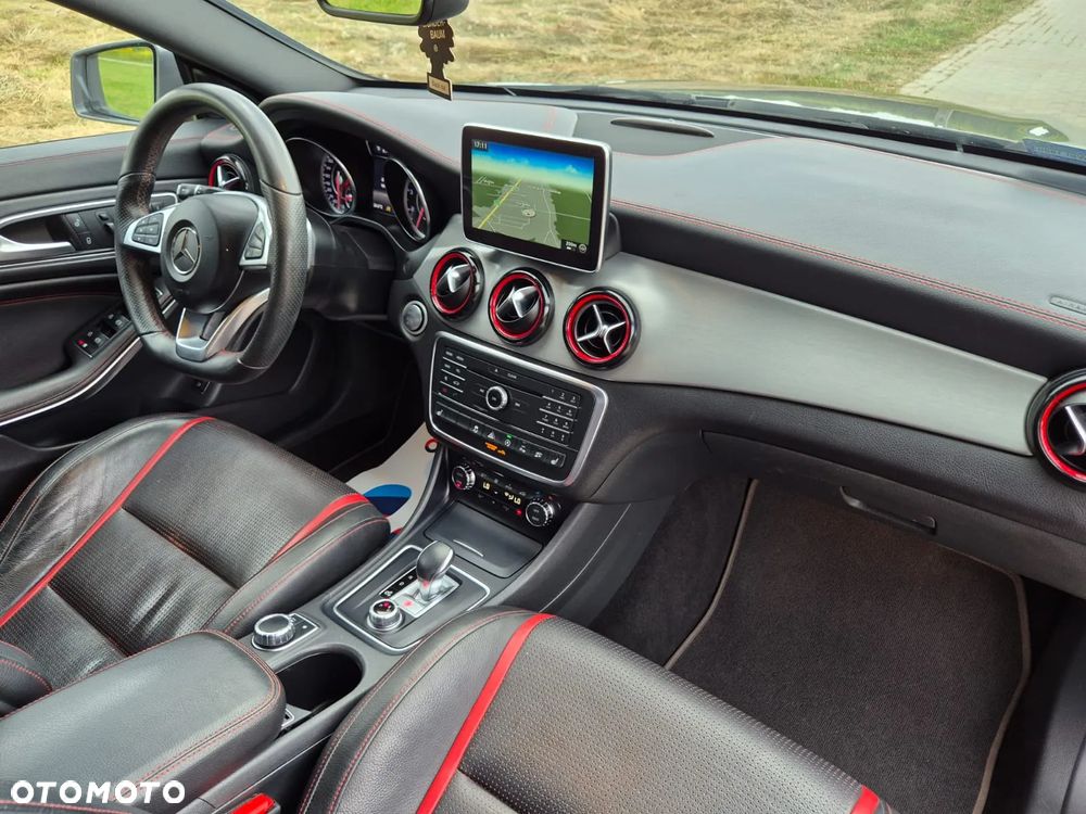 Mercedes-Benz CLA AMG 45 4-Matic - 36