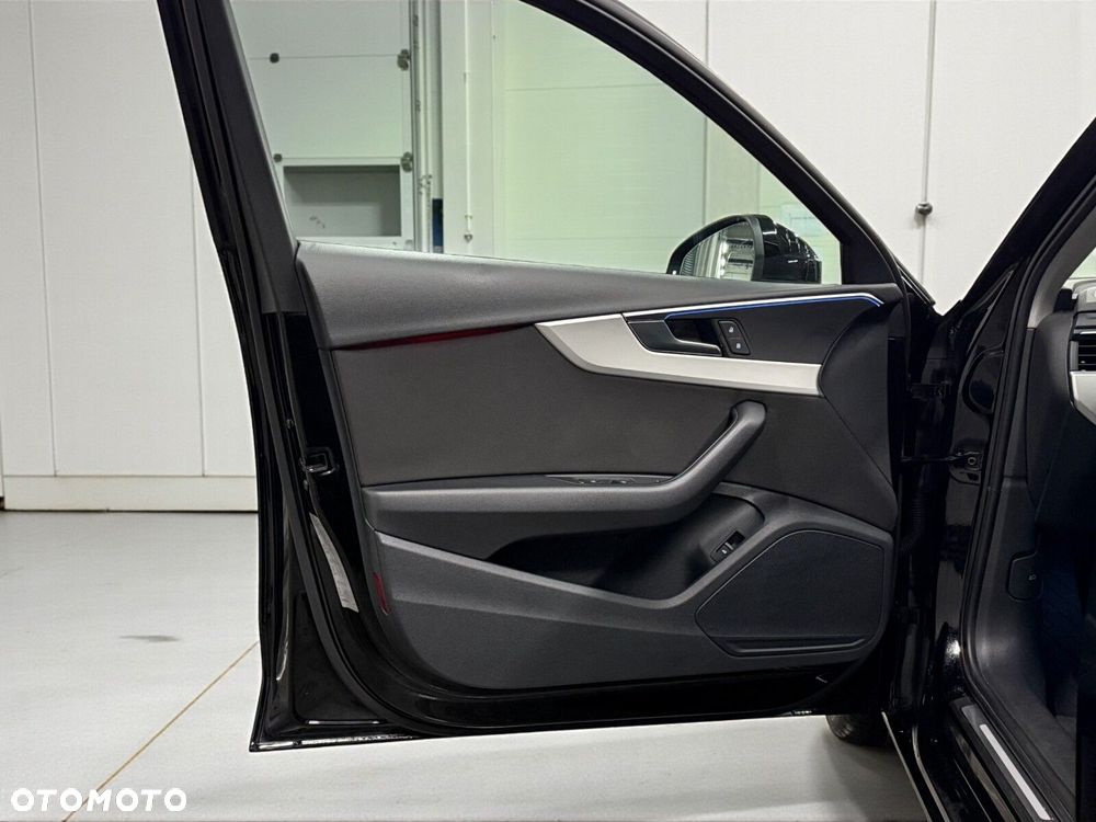 Audi A4 Limousine - 14