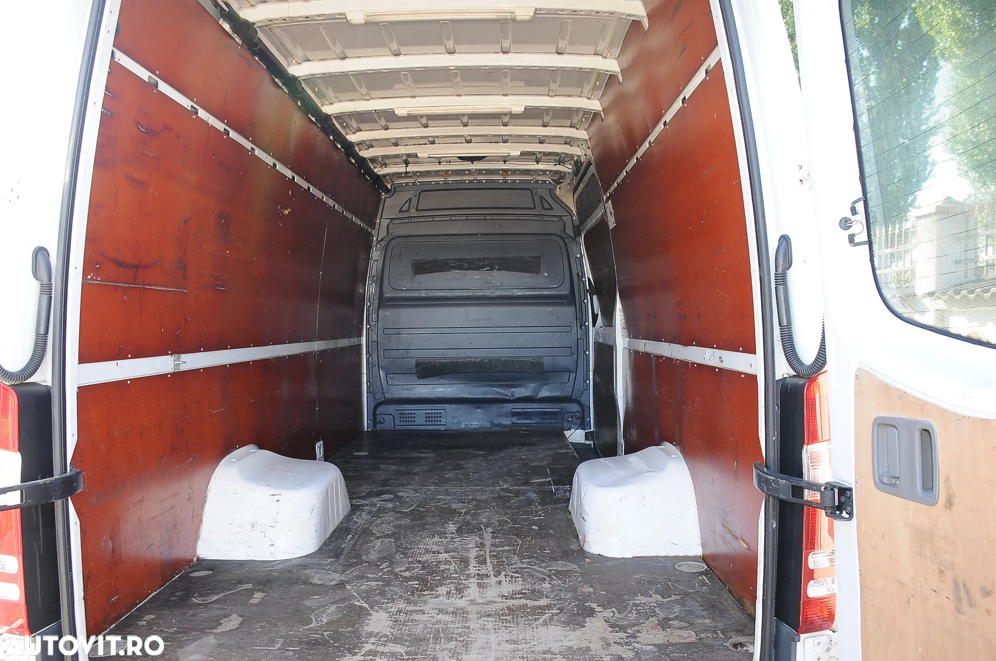 Mercedes-Benz Sprinter - 8