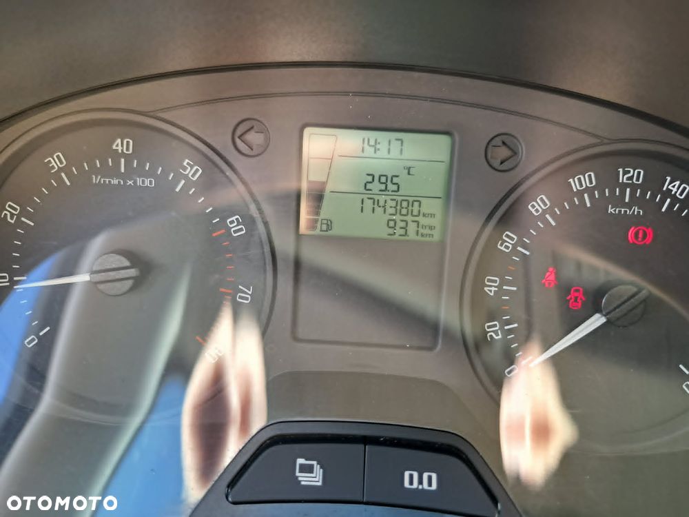 Skoda Fabia 1.2 HTP FAMILY - 8