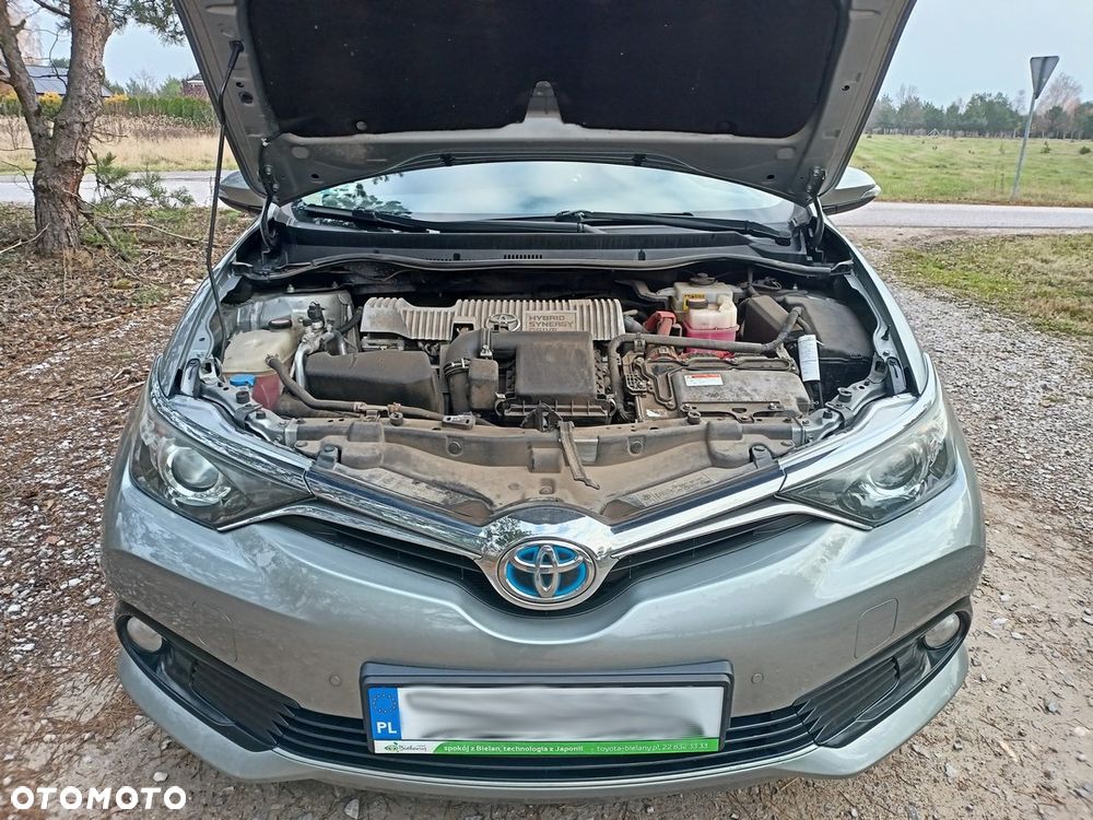 Toyota Auris Hybrid 135 Prestige - 8