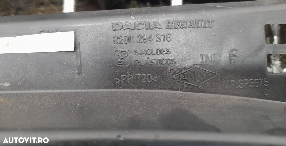 Grila stergator parbriz dreapta 8200294316 Dacia Duster 1 [2010 - 201 - 2