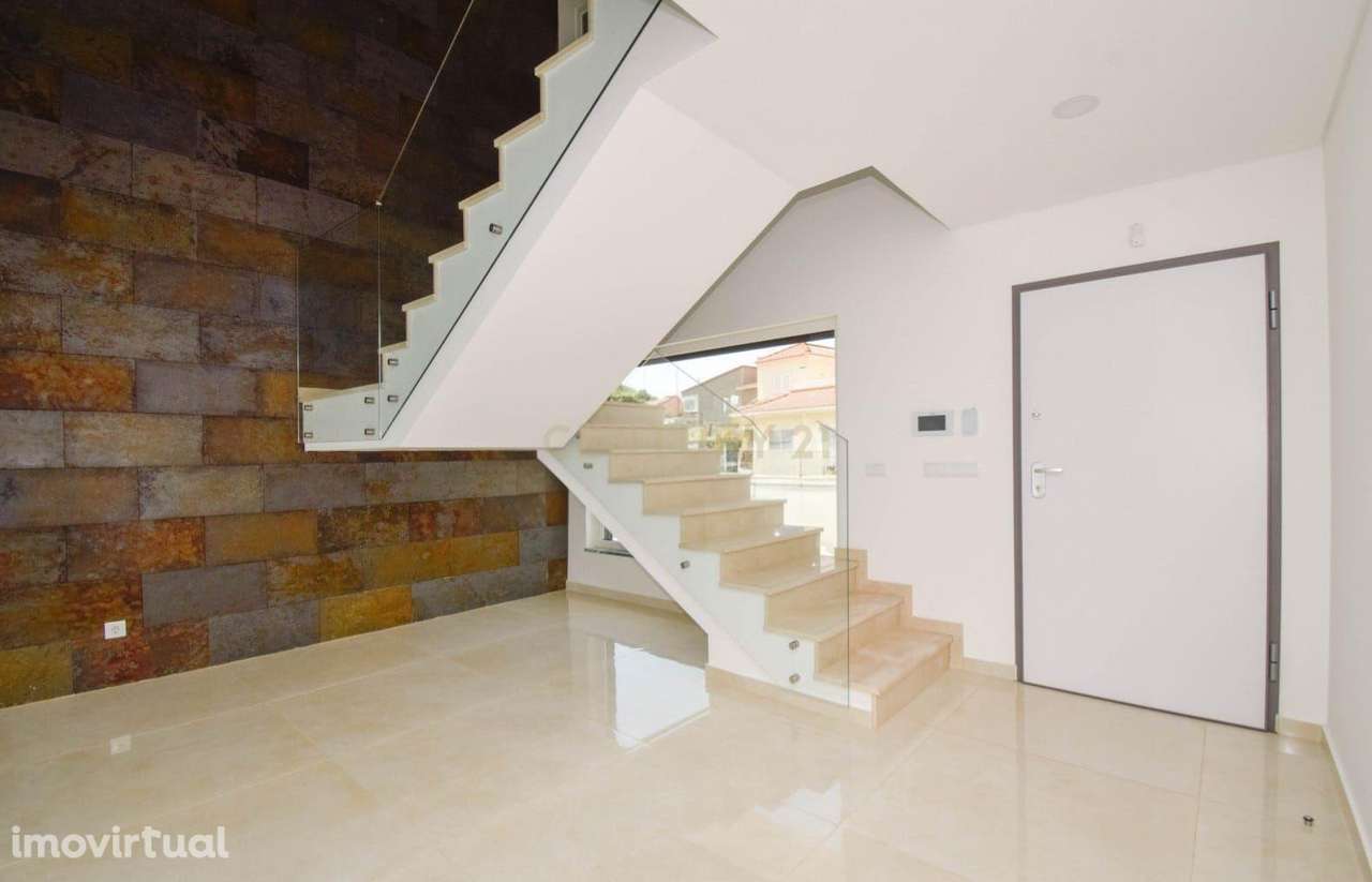 Moderna Moradia T4 em Construção em Corroios, Seixal - Grande imagem: 2/6