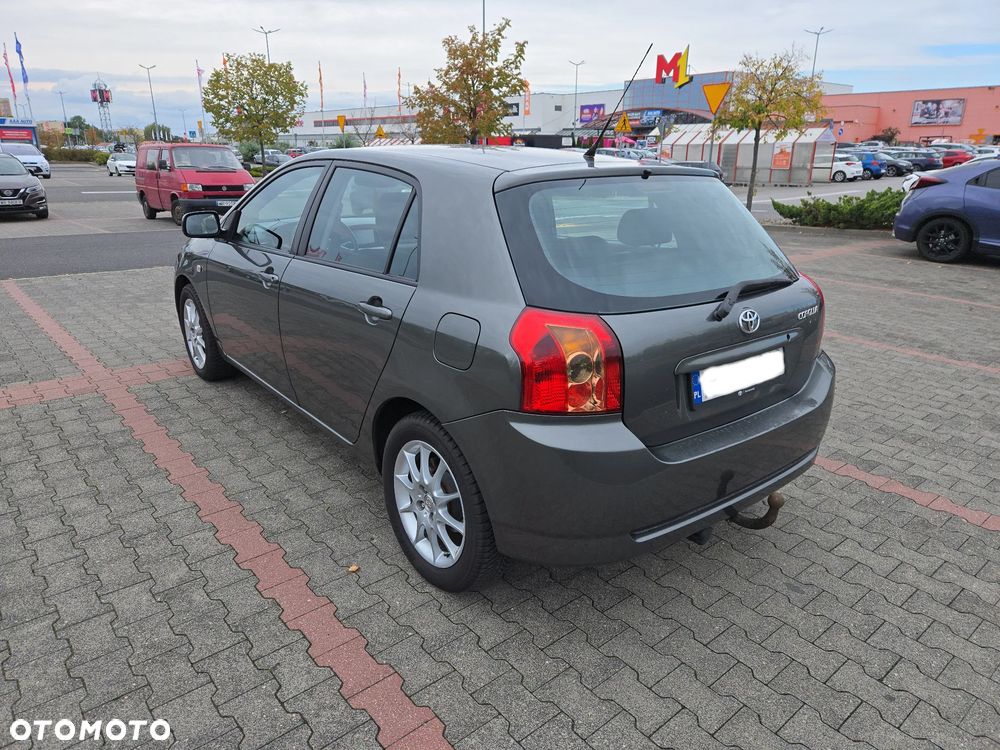 Toyota Corolla 2.0 D-4D Sol - 6