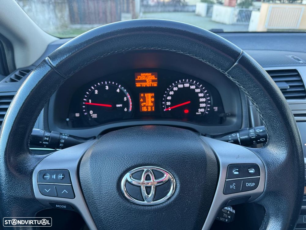 Toyota Avensis SD 2.0 D-4D Exclusive +GPS - 8