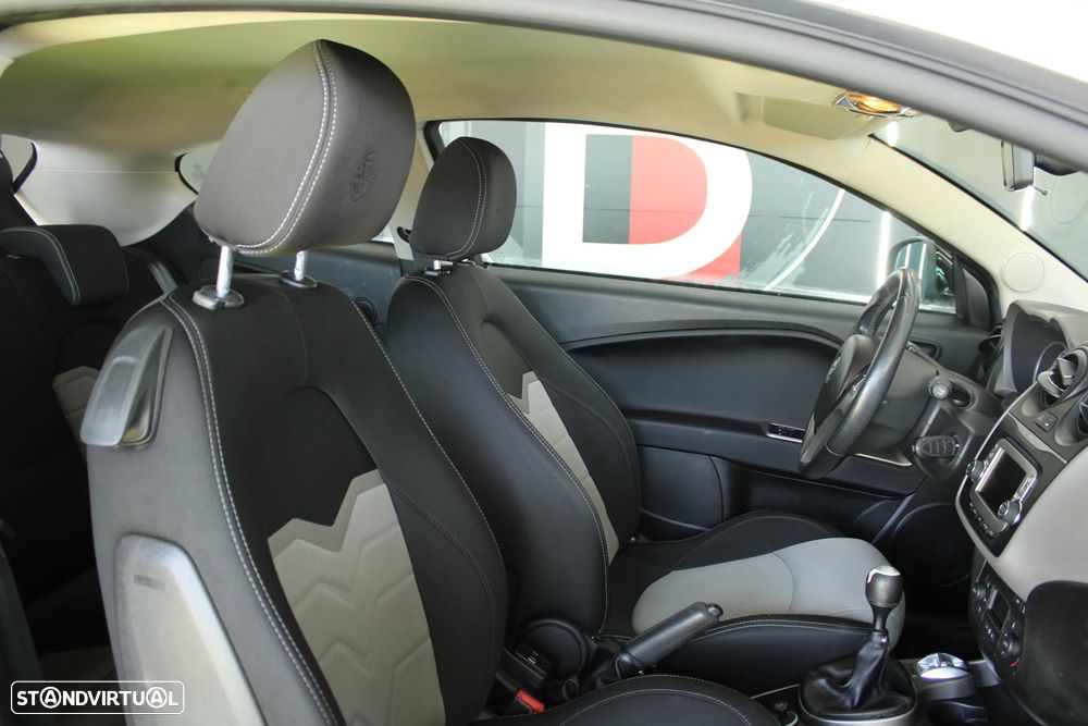 Alfa Romeo MiTo 1.3 JTD Distinctive S&S - 17